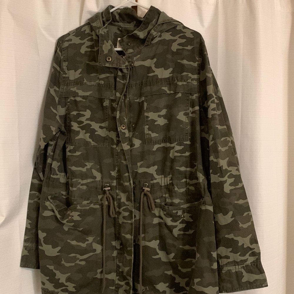 Universal thread camo drawstring waist utility jacket
